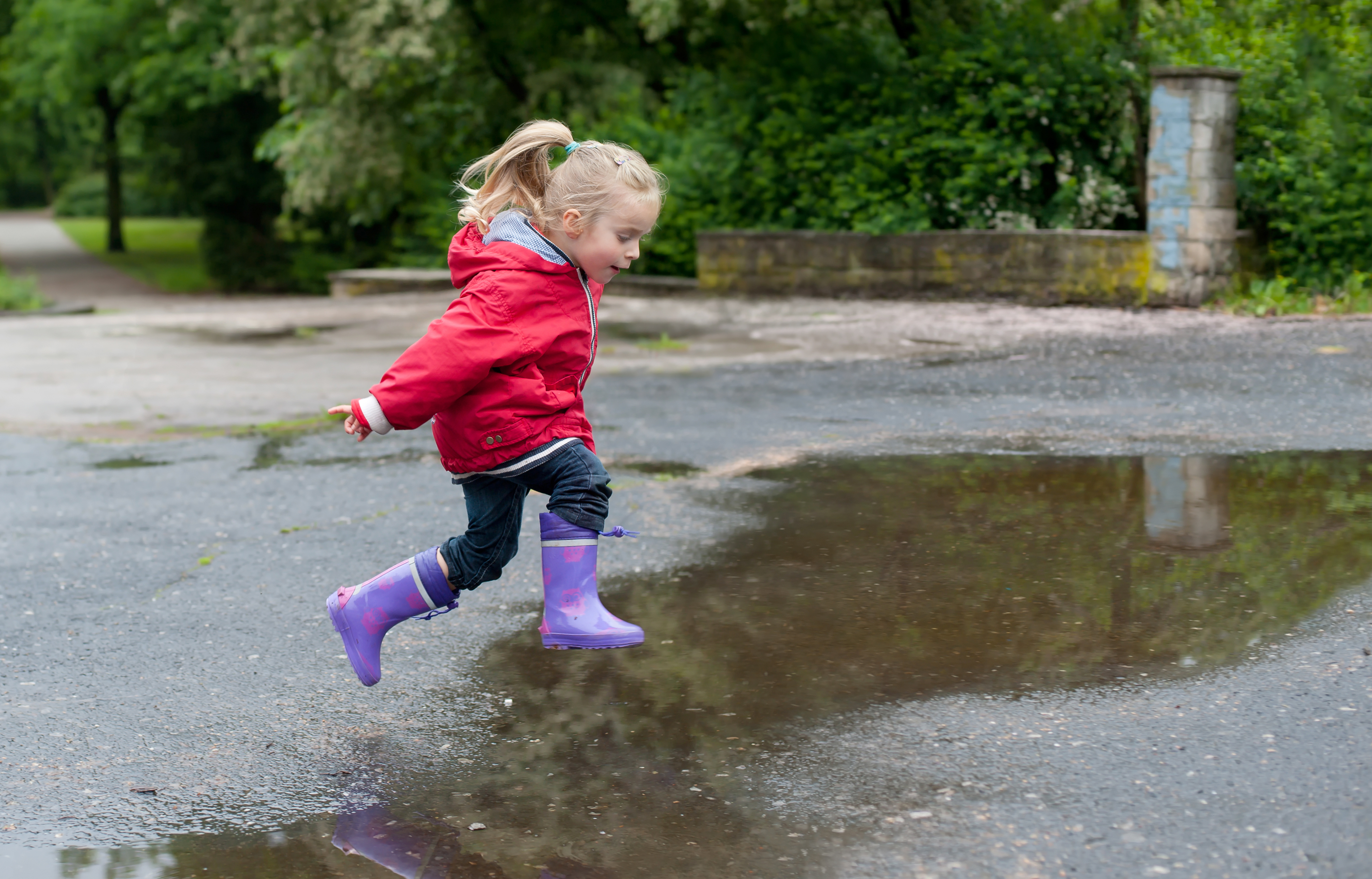 Kid_Jumping_in_Puddle.jpg